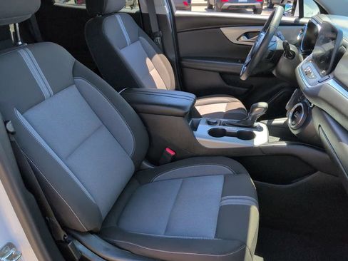 Used 2025 Chevrolet Blazer LT FWD image 28