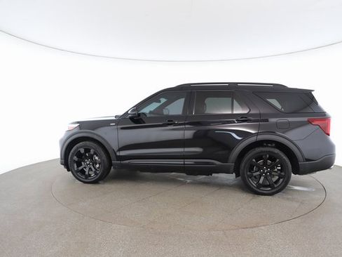 Used 2023 Ford Explorer ST-Line w/ Class IV Trailer Tow Package image 7