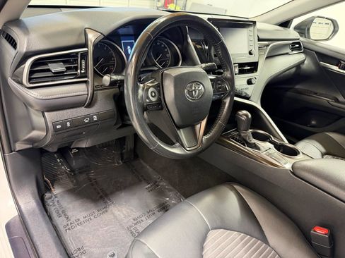 Used 2024 Toyota Camry SE image 15