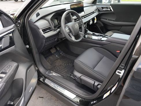 New 2026 Mitsubishi Outlander ES AWD/4WD image 13