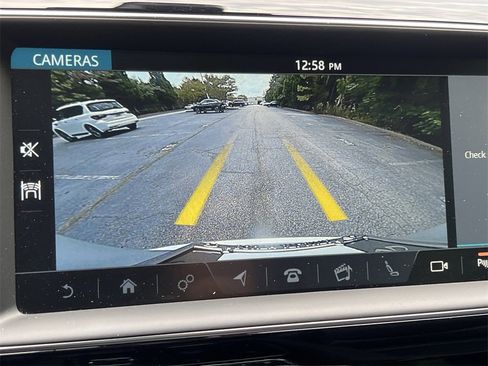 Used 2020 Jaguar F-PACE Premium image 26