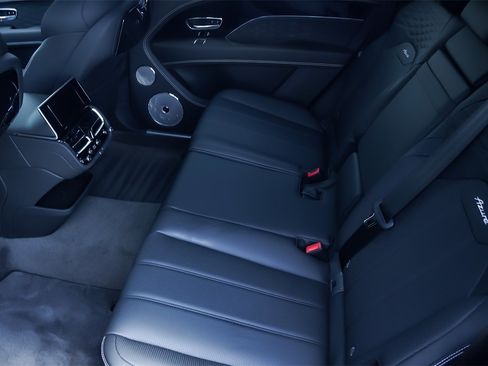 Certified 2024 Bentley Bentayga Extended Wheelbase image 35