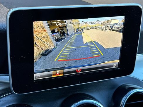 Used 2019 Mercedes-Benz GLC 300 4MATIC image 26