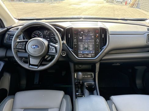 Used 2025 Subaru Ascent Onyx Edition image 11