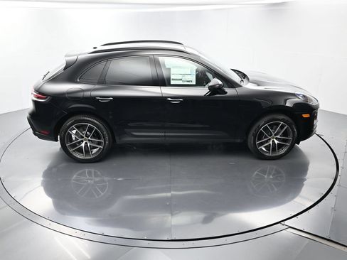 Certified 2026 Porsche Macan AWD/4WD image 40