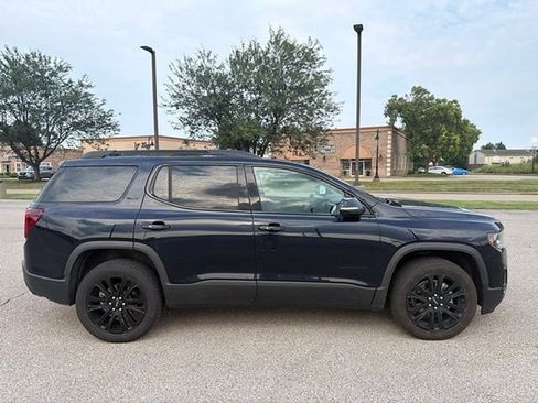 Used 2022 GMC Acadia SLT w/ Elevation Edition FWD image 11