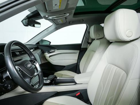 Used 2024 Audi Q8 e-tron Premium Plus AWD/4WD image 6