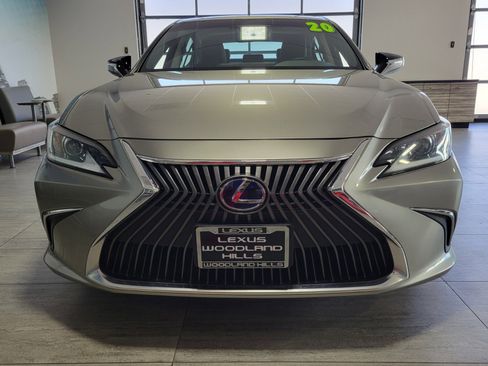 Certified 2020 Lexus ES 300h w/ Accessory Package 2 image 9