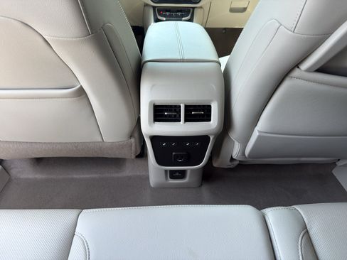 Used 2023 GMC Terrain Denali w/ Denali Premium Package AWD/4WD image 10