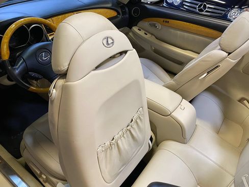 Used 2005 Lexus SC 430 Convertible RWD image 25
