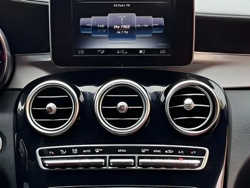 Used 2016 Mercedes-Benz C 300 Sedan image 28