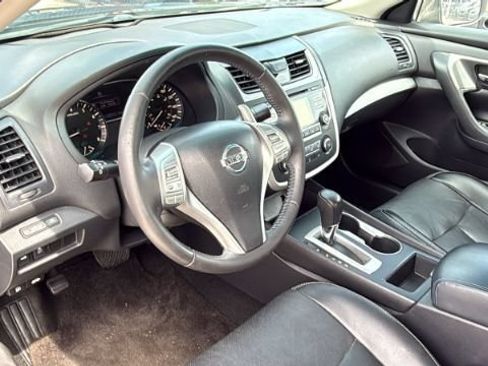 Used 2017 Nissan Altima 3.5 SR FWD image 23