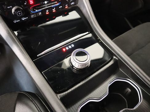 Used 2024 Jeep Grand Cherokee L Laredo image 8