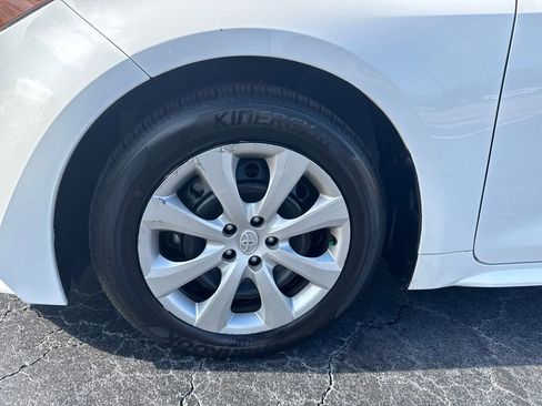 Used 2025 Toyota Corolla LE image 9