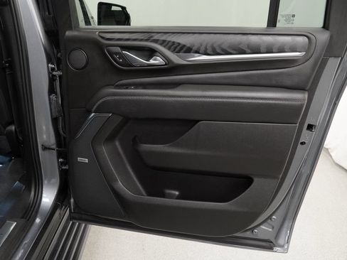 Used 2021 GMC Yukon XL Denali w/ Denali Premium Package AWD/4WD image 30