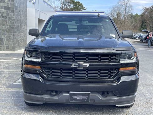 Used 2018 Chevrolet Silverado 1500 Custom w/ Custom Value Package image 6