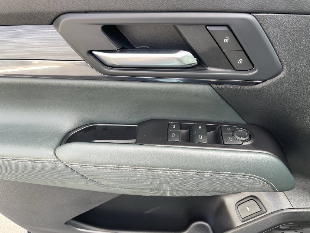New 2027 GMC Terrain AT4 w/ Technology Package II AWD/4WD image 23