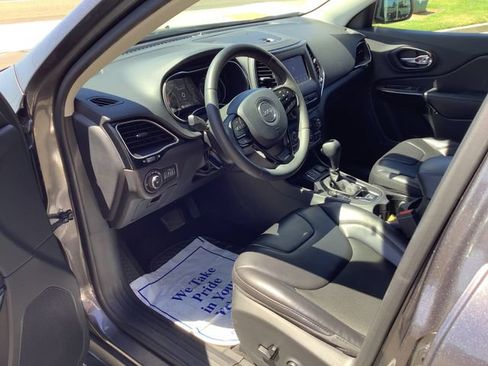 Used 2020 Jeep Cherokee Latitude Plus FWD image 7