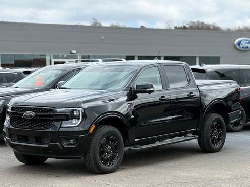 Used 2025 Ford Ranger Lariat w/ Black Appearance Package image 34