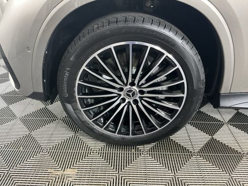 Used 2024 Mercedes-Benz GLC 300 4MATIC image 6