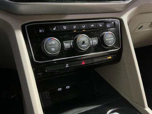 Used 2023 Volkswagen Atlas SE image 28