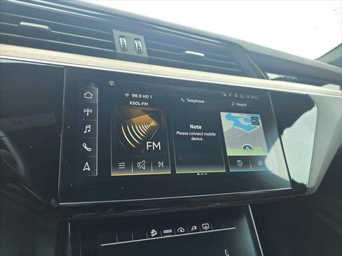 Used 2024 Audi Q8 e-tron Premium Plus w/ Premium Plus Package image 29