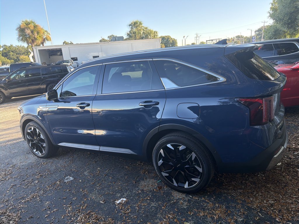 Certified 2024 Kia Sorento SX FWD image 8