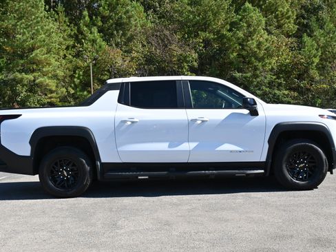 Used 2024 Chevrolet Silverado EV W/T image 10