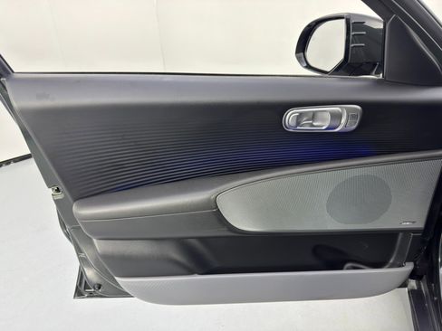 Used 2024 Hyundai Ioniq 6 Limited image 42