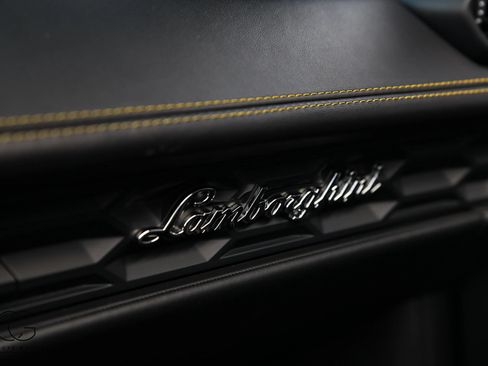Used 2016 Lamborghini Huracan LP 610-4 AWD/4WD image 49