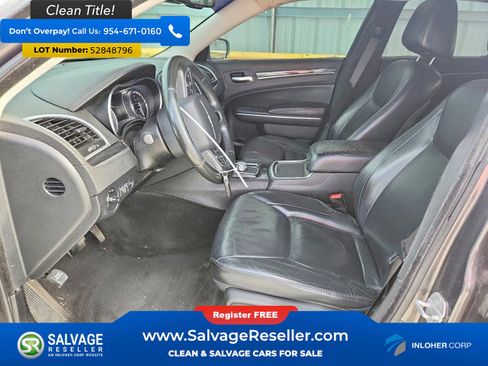 Used 2016 Chrysler 300 Limited RWD image 9