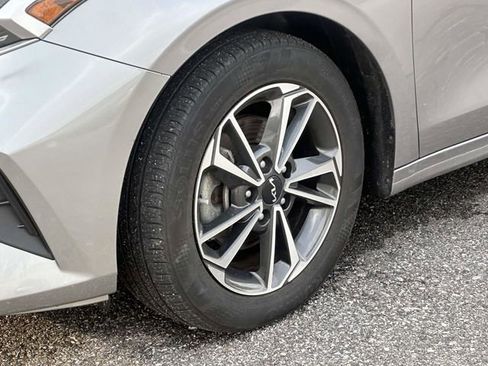 Used 2023 Kia Forte LXS w/ LXS Technology Package image 6