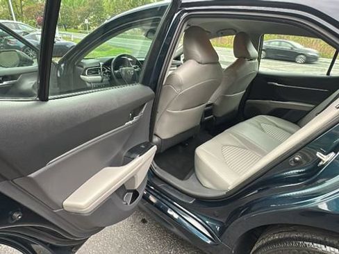 Used 2020 Toyota Camry SE w/ Carpet Mat Package FWD image 31