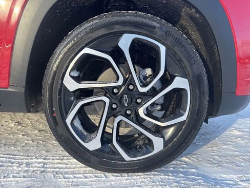 New 2026 Chevrolet Trax RS w/ Sunroof Package FWD image 9