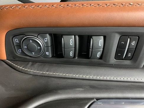 Used 2024 GMC Yukon XL Denali Ultimate image 32