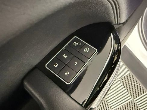 Certified 2017 Land Rover Range Rover AWD/4WD image 23