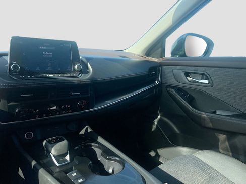 Used 2023 Nissan Rogue SV image 23