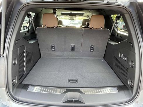 New 2026 Chevrolet Suburban High Country image 7