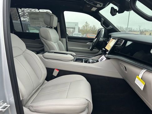 New 2026 Jeep Grand Wagoneer Summit w/ Premium Group III AWD/4WD image 28