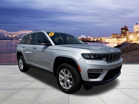 Used 2022 Jeep Grand Cherokee Limited AWD/4WD image 4