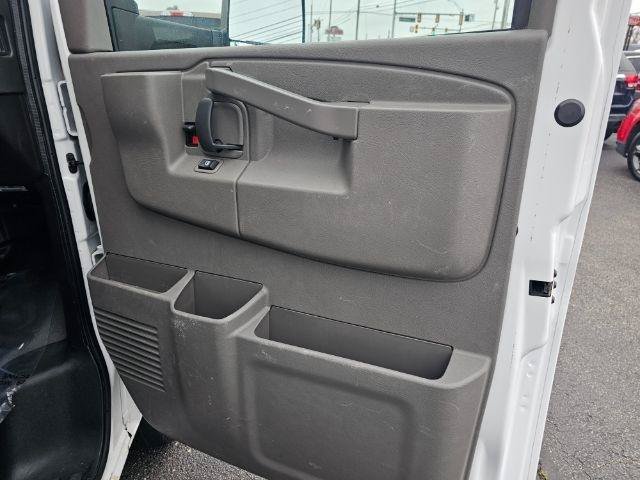 Used 2022 GMC Savana 4500 w/ Power Convenience Package RWD image 23
