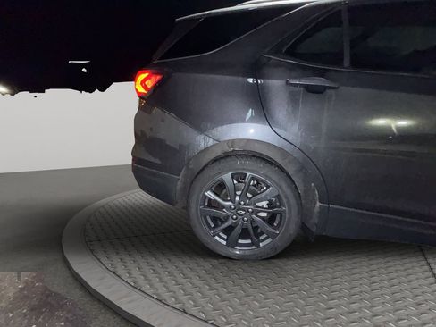 Used 2022 Chevrolet Equinox RS w/ RS Leather Package image 26