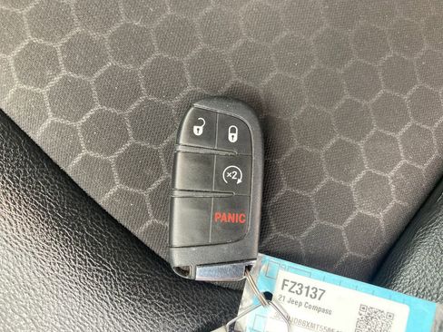 Used 2021 Jeep Compass Latitude w/ Convenience Group image 33