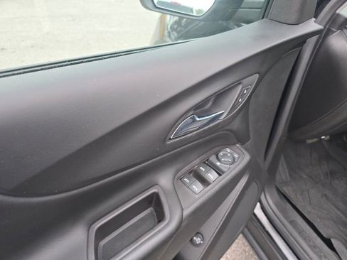 Used 2020 Chevrolet Equinox LT image 11