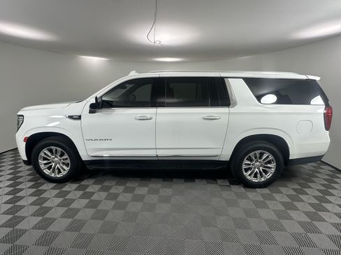 Used 2023 GMC Yukon XL SLT RWD image 2