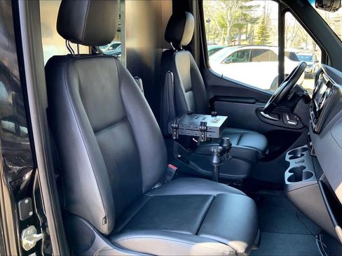 Used 2022 Mercedes-Benz Sprinter 3500 image 8