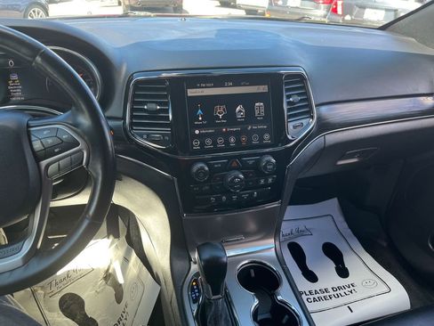 Used 2020 Jeep Grand Cherokee Limited image 12