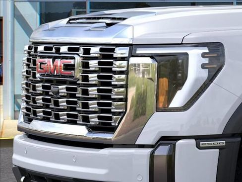 New 2026 GMC Sierra 2500 Denali w/ Denali Reserve Package AWD/4WD image 13