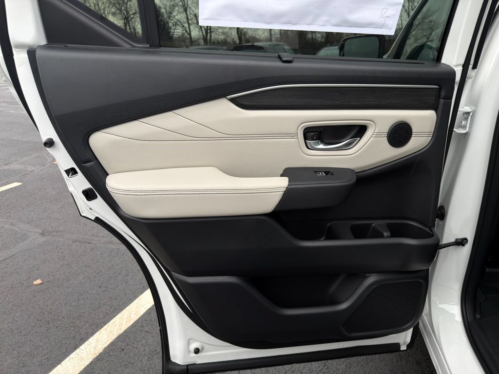 New 2026 Honda Pilot Touring image 21