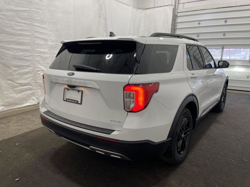 Used 2021 Ford Explorer XLT w/ Equipment Group 202A image 2